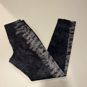 Glyder Black and Gray Tie-Dye Leggings